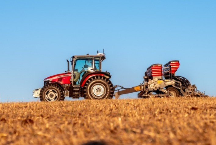 Massey Ferguson apresenta tratores MF 5M e MF 6M com mais tecnologia na Agrishow 2026