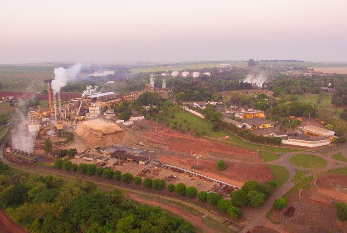 Usina Santa Adélia amplia produtividade com irrigação em área de déficit hídrico
