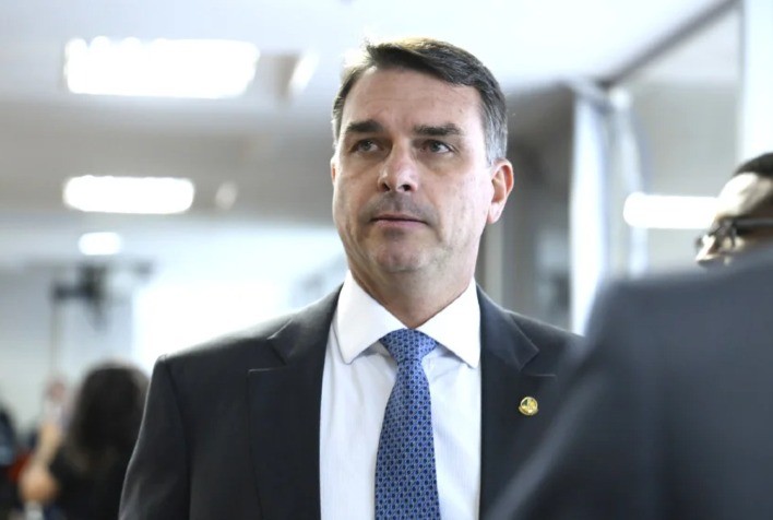 Pesquisa Genial/Quaest indica Flávio Bolsonaro à frente de Lula em cenário de segundo turno