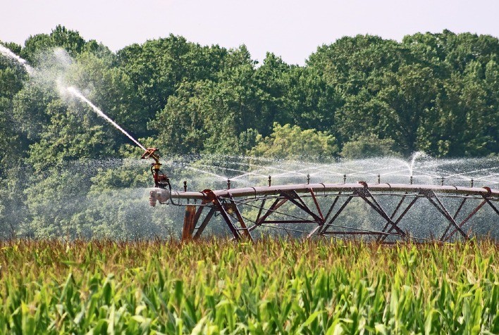 Irrigação impulsiona produtividade, renda e empregos no agronegócio brasileiro, aponta estudo da ABIMAQ e USP/ESALQ