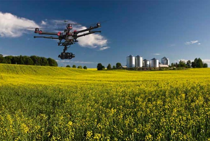 Pesquisas com drones agrícolas na Ufes buscam aumentar eficiência em lavouras estratégicas do Espírito Santo