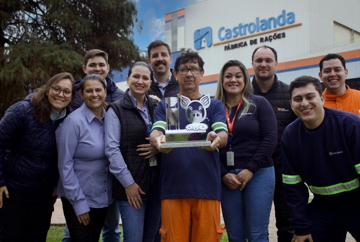 Castrolanda conquista 1º lugar em ranking nacional da suinocultura e reforça excelência na produção de rações