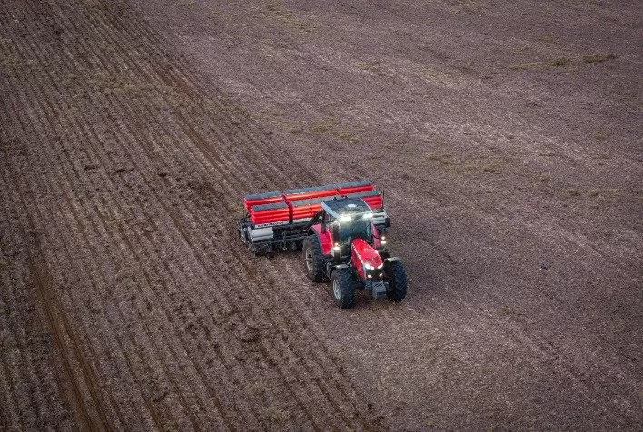 Como a evolução das máquinas transformou o campo brasileiro