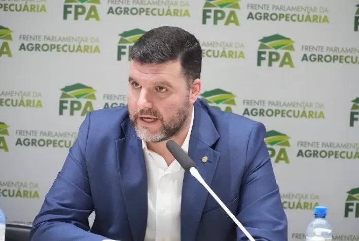 Falta postura mais firme do governo Lula para combater as queimadas, diz presidente da FPA