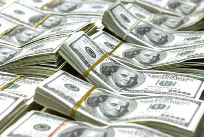 Dólar ajusta para cima com mercado analisando plano Biden