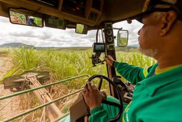 Seis razões para rastrear e monitorar suas máquinas agrícolas