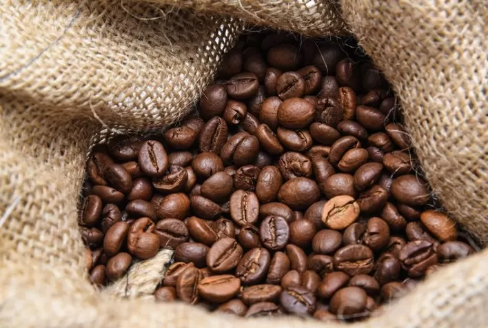 Café: Londres e Nova York começam quarta-feira com desvalorização técnica