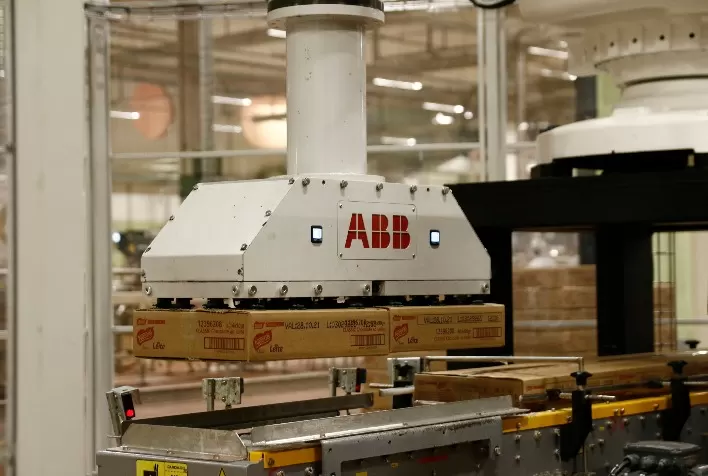 Solução inédita da ABB permite que robôs e pessoas trabalhem juntos e aumenta a produtividade em 53% na Nestlé Brasil