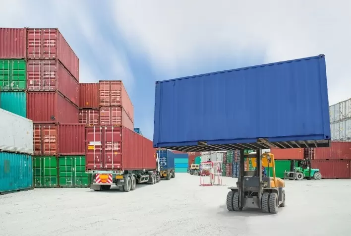 Escassez de contêineres limita as exportações da Índia, afirma refinadora de açúcar