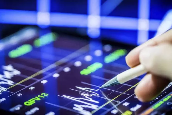 Índice de blue-chips da China recua de máxima recorde com preocupação de aperto monetário