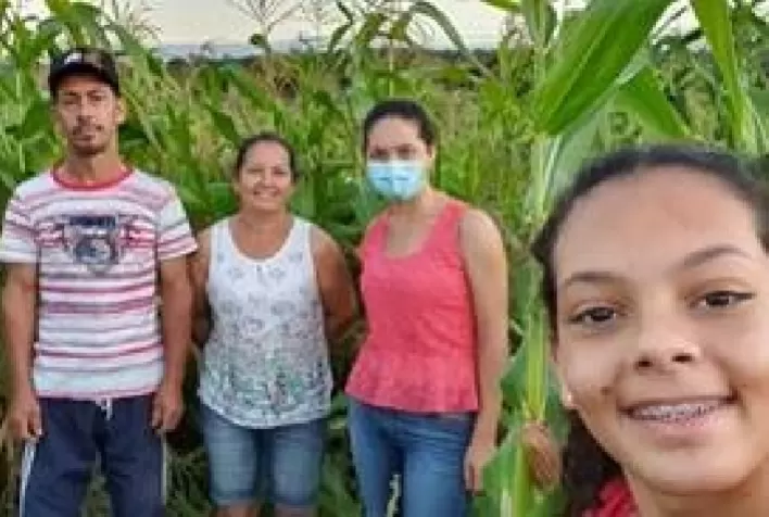 Persistência e conhecimento transformam a vida da família de produtora de leite na Bahia