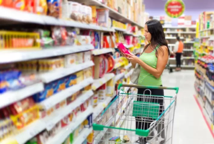 Consumidor busca marcas mais baratas