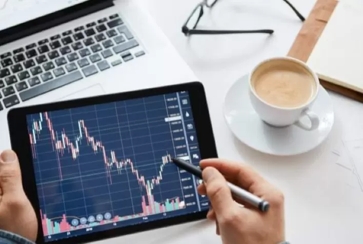 Índice de blue-chips da China fecham em mínima de 3 meses