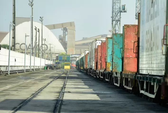 Rumo assume novas operações no Porto de Paranaguá