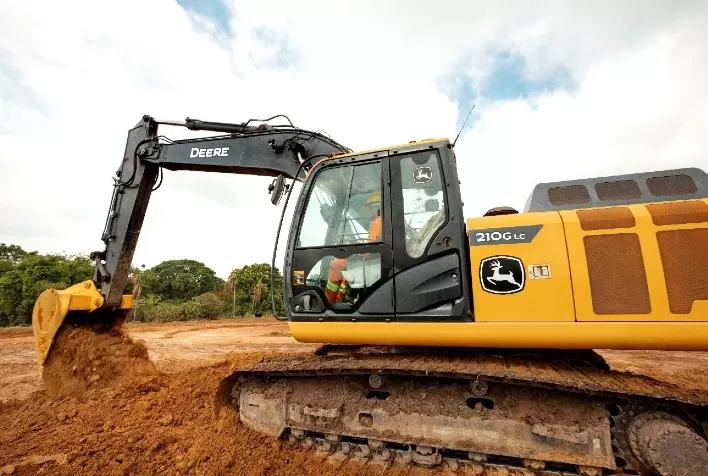 John Deere aprimora eficiência e disponibilidade das escavadeiras hidráulicas
