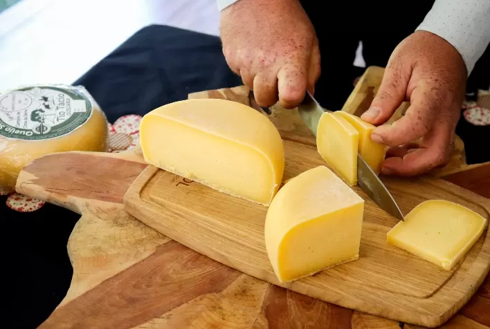 Santa Catarina entrega Selo Arte para queijo produzido com receita de tropeiros