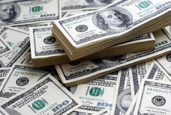 Dólar opera perto da estabilidade de olho em inflação nos EUA