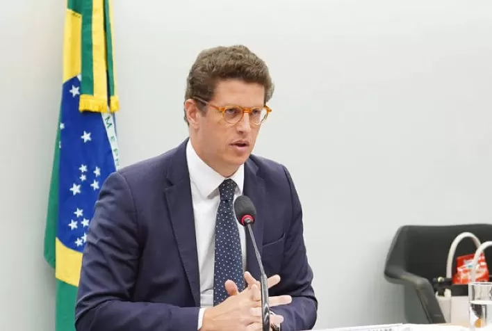 Salles diz que agronegócio "é o melhor amigo do meio ambiente"