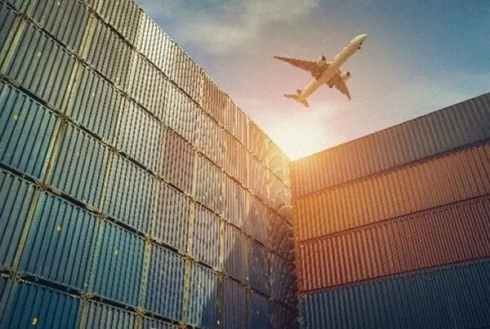 Maersk lança serviço de frete aéreo no Brasil