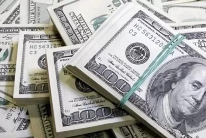 Dólar sobe ante real com aversão a risco no exterior