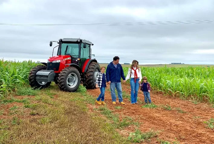 Massey Ferguson percorre o país e apresenta histórias de agricultores