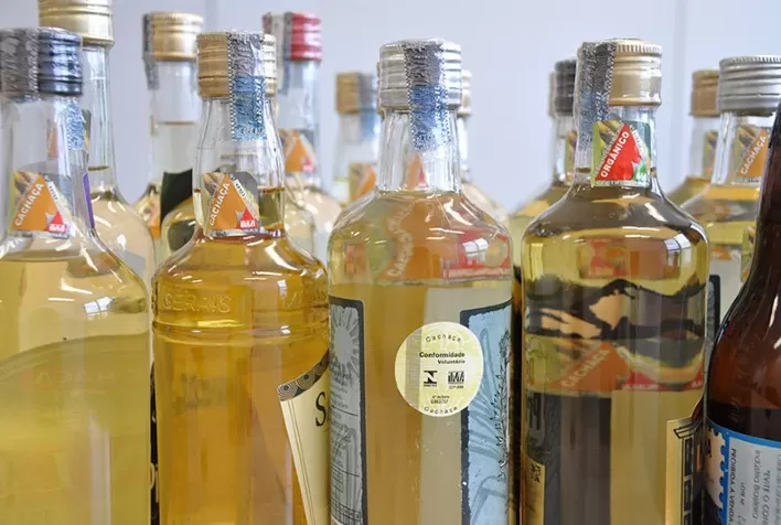 BEBIDAS: Mais de 5,5 mil marcas de cachaça estão registradas no Brasil
