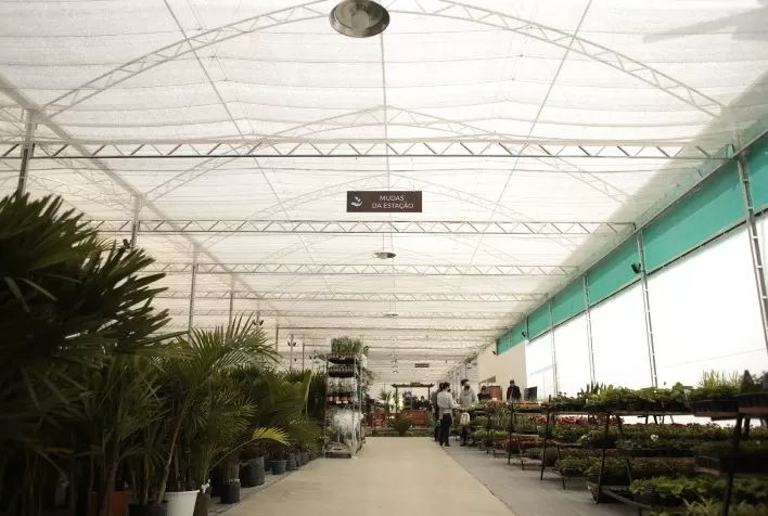 Maior floricultura do Brasil é inaugurada em Curitiba (PR)