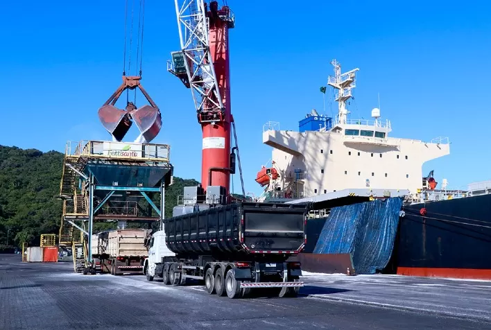 Porto de Imbituba recebe carga recorde de ureia