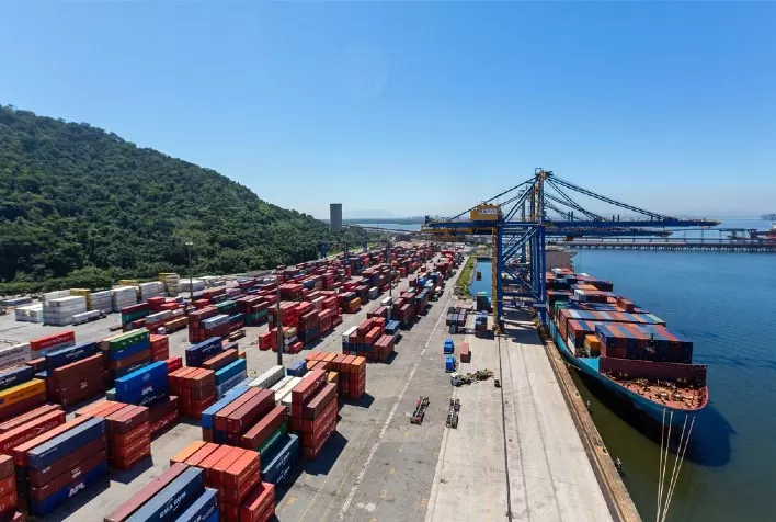 Docas do Rio movimenta 5,7 milhões de toneladas em julho
