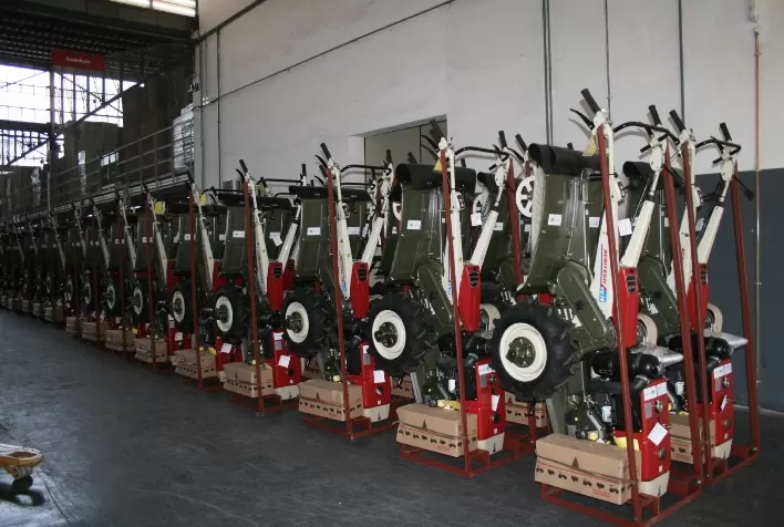 Agritech comemora a exportação de mais um lote de motocultivadores para Gana, por meio do Programa Mais Alimento Internacional