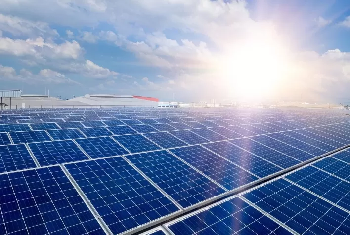 Fica mais barato para o governo incentivar a fonte solar do que pedir para a população economizar energia, diz ABSOLAR