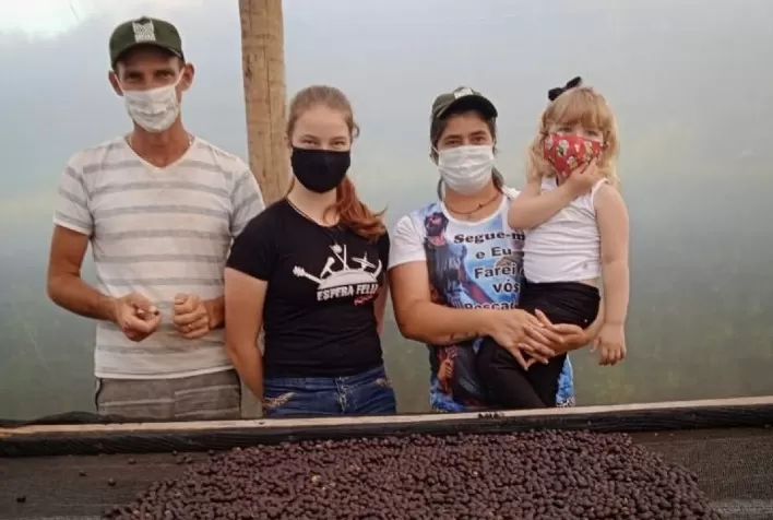 Com incentivo das filhas e apoio do ATeG, família investe em café especial