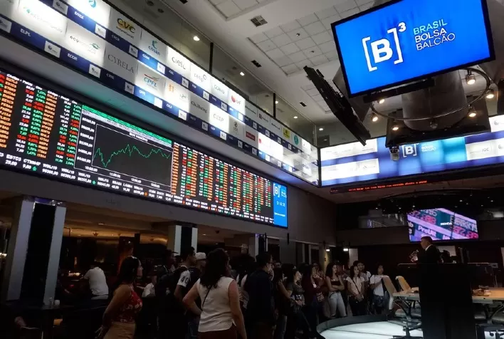 Bovespa opera em alta na volta do feriado