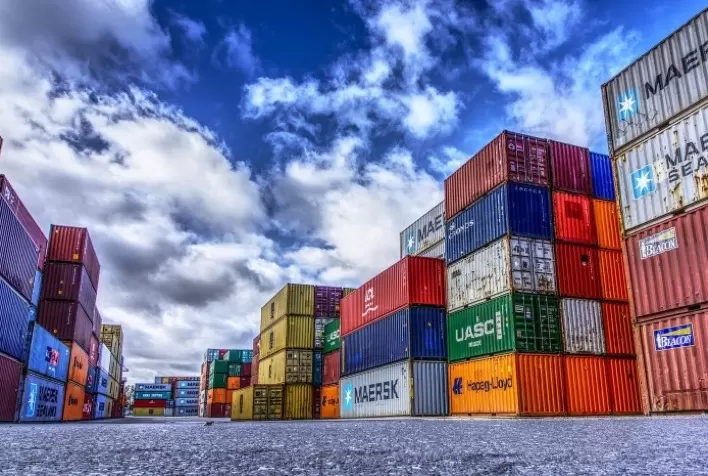 Falta de contêineres agrava logística global, diz OMC