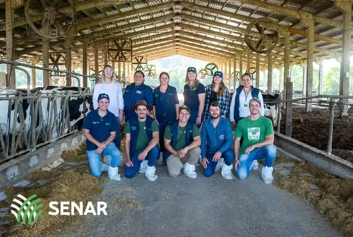 ATEG: Produtores de SC conhecem tecnologia de ponta aplicada à atividade leiteira no PR