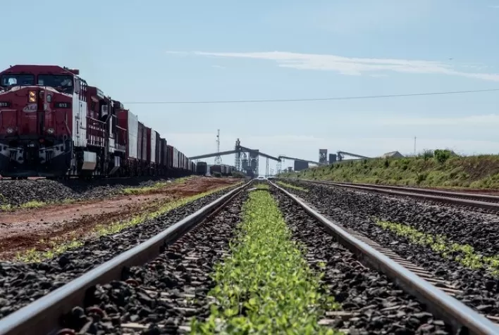 Rumo transforma autorizações de ferrovias em batalha judicial contra VLI