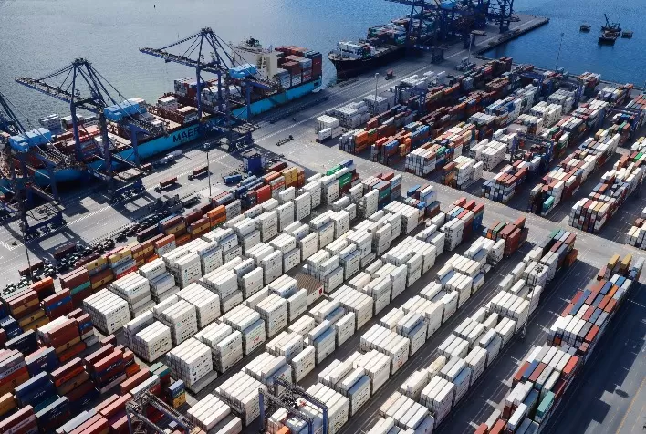 Volume de carga movimentada em contêineres aumenta 13% no Porto de Paranaguá