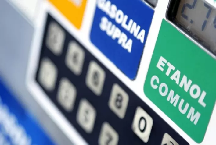 Preço dos combustíveis volta a ter dois dígitos após vírgula na bomba