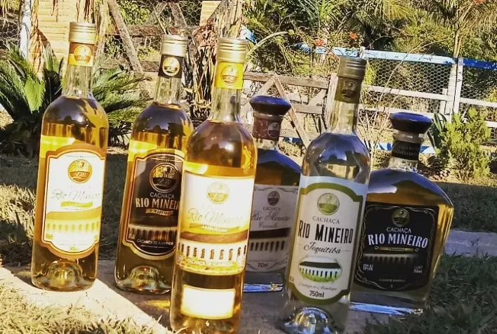 Produtores de cachaça de Rio Espera destacam a importância do Sistema FAEMG/SENAR/INAES para o crescimento do negócio