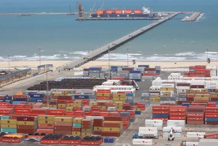 Porto do Pecém atinge pela primeira vez marca de 20 milhões de toneladas movimentadas