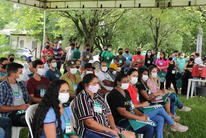 Mais de 100 produtores participam de Dia de Campo ATeG sobre café conilon e piscicultura