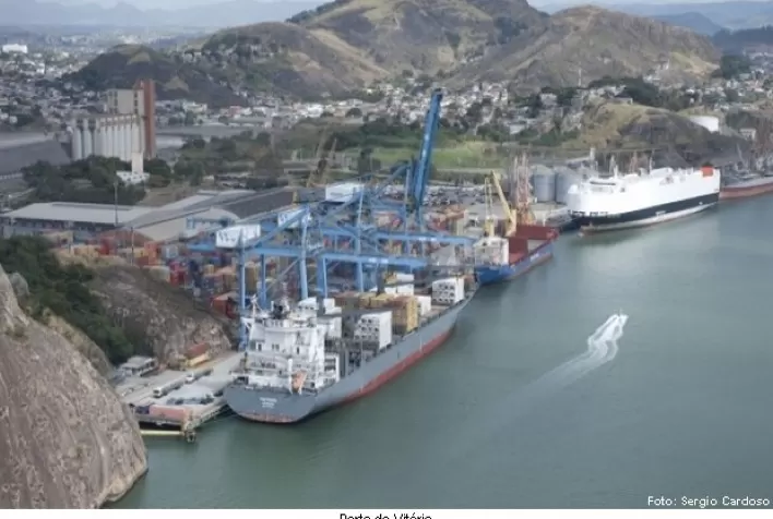 Movimentação de carga cresce 18,23% de janeiro a novembro no Porto de Vitória