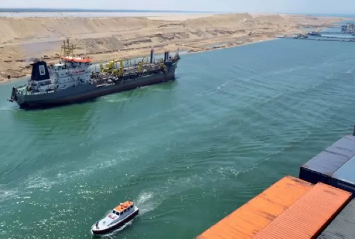 Canal de Suez fatura em 2021 US$ 6,3 bilhões e registra sua maior tonelagem