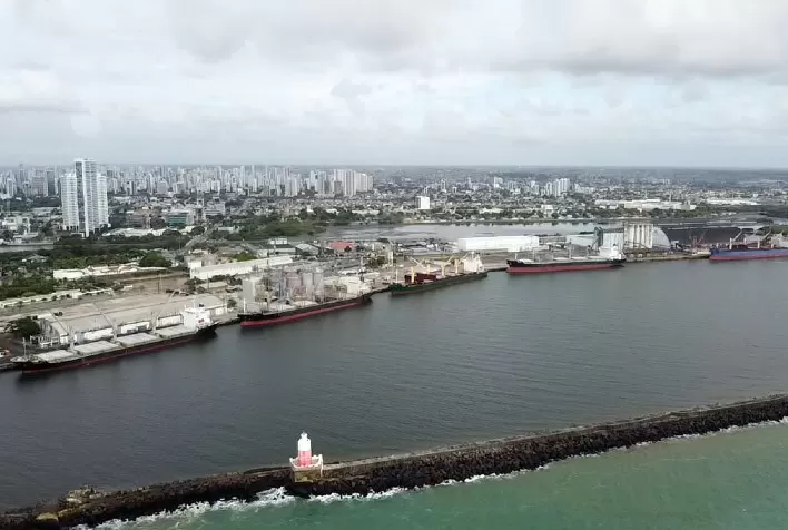 Porto do Recife fecha 2021 com crescimento de 1,96%
