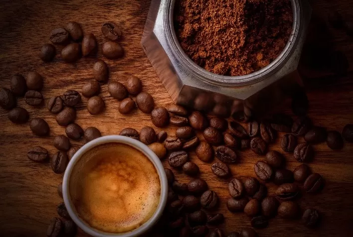 Café estende ganhos com preocupação na oferta e sobe mais de 1% nesta 4ª feira