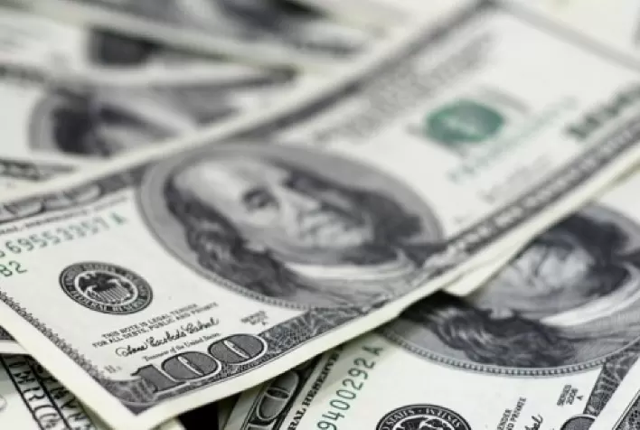 Dólar vai à casa de R$5,15 com alívio em tensão geopolítica e ambiente doméstico atrativo