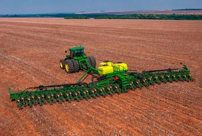 John Deere lança plantadeira DB MaxEmerge™ 5e