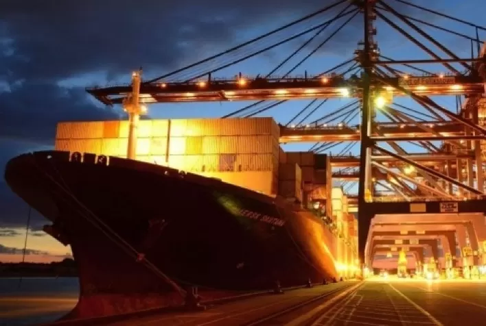 Ucrânia suspende exportações de açúcar, carne, sal e grãos