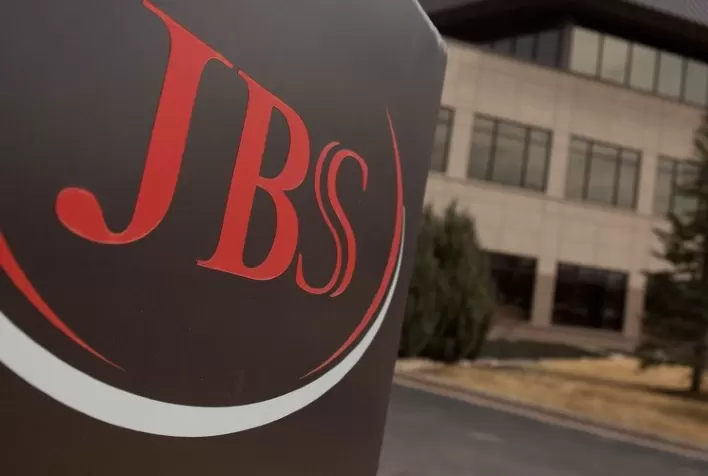 Lucro da JBS cresce 61% no 4º tri; resultado anual sobe mais de 3 vezes