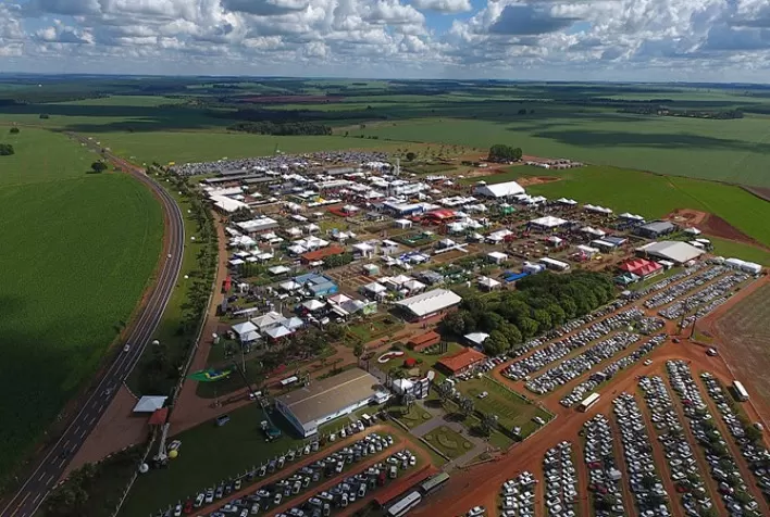 Na Tecnoshow Comigo, Seapa amplia discussões sobre mercado de bioinsumos, proteína animal e conectividade rural